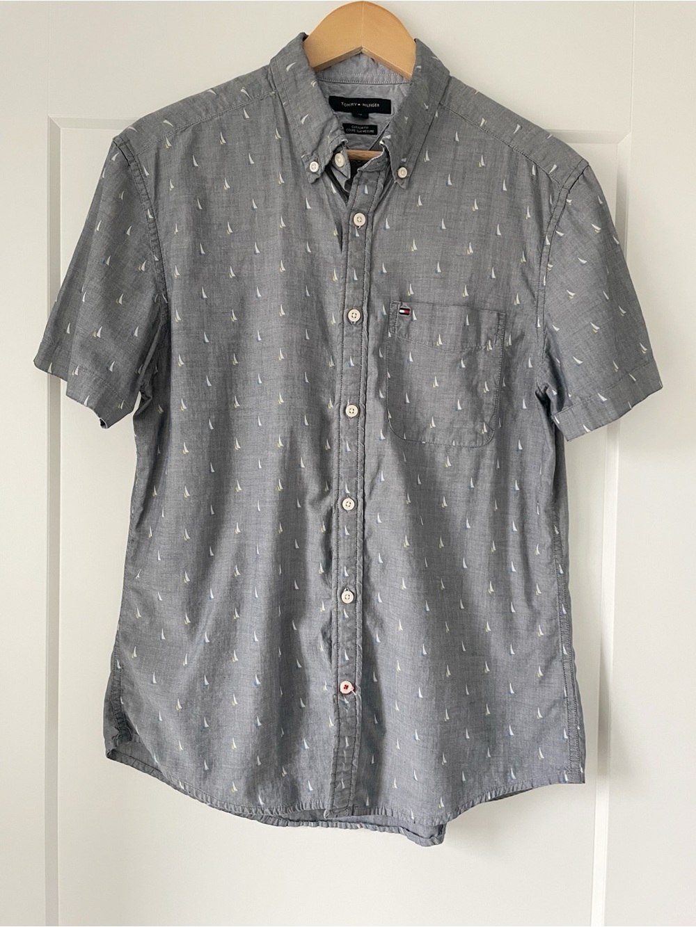 Vintage Tommy Hilfiger Cotton Sailboat Button Down | Size medium